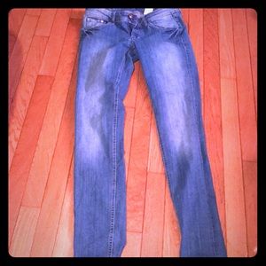 Super skinny super low waist jean